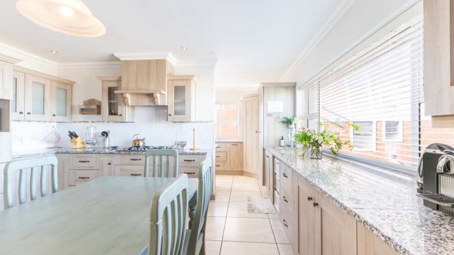 4 Bedroom Property for Sale in Yzerfontein Western Cape